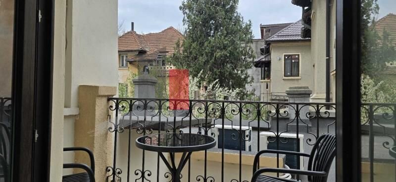 Vasile Lascar, Dacia, apartament 2 camere in vila interbelica.